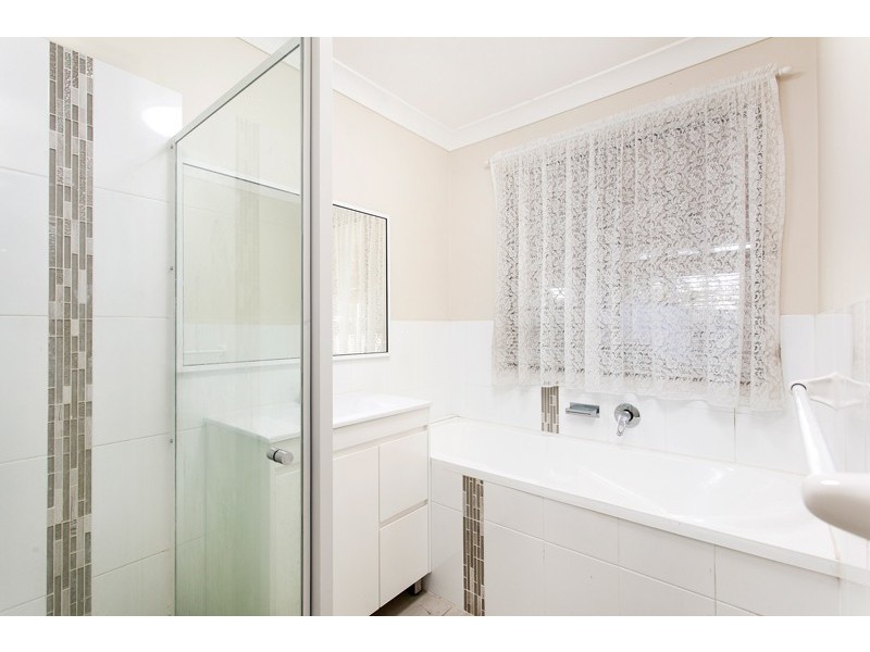 12 Daintree Drive, Albion Park NSW 2527