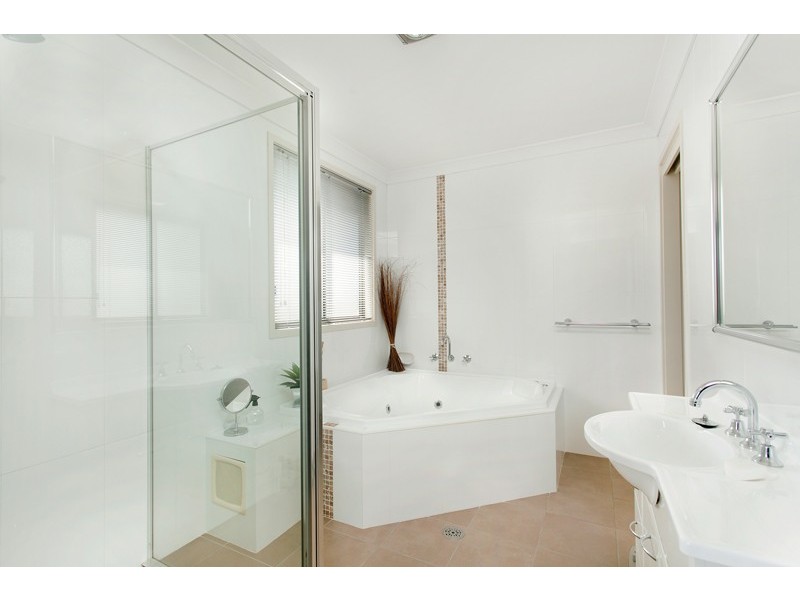 3 Darling Drive, Albion Park NSW 2527
