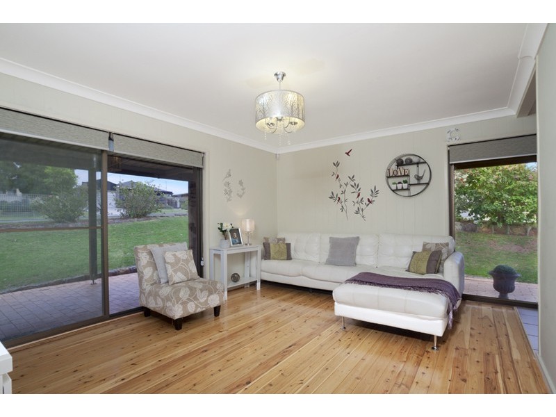 2 Scarf Avenue, Mount Warrigal NSW 2528