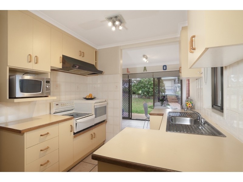 2 Scarf Avenue, Mount Warrigal NSW 2528