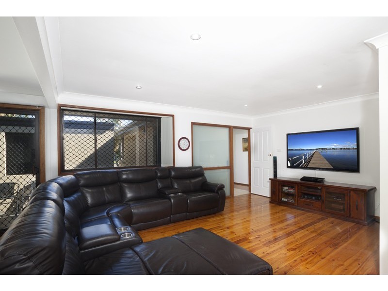 48 Maple Street, Albion Park Rail NSW 2527