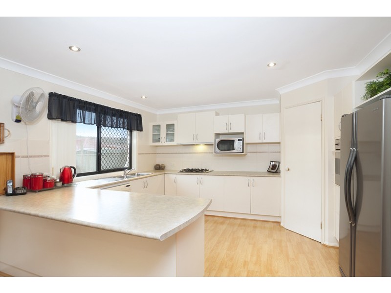 6 Redbank Place, Albion Park NSW 2527
