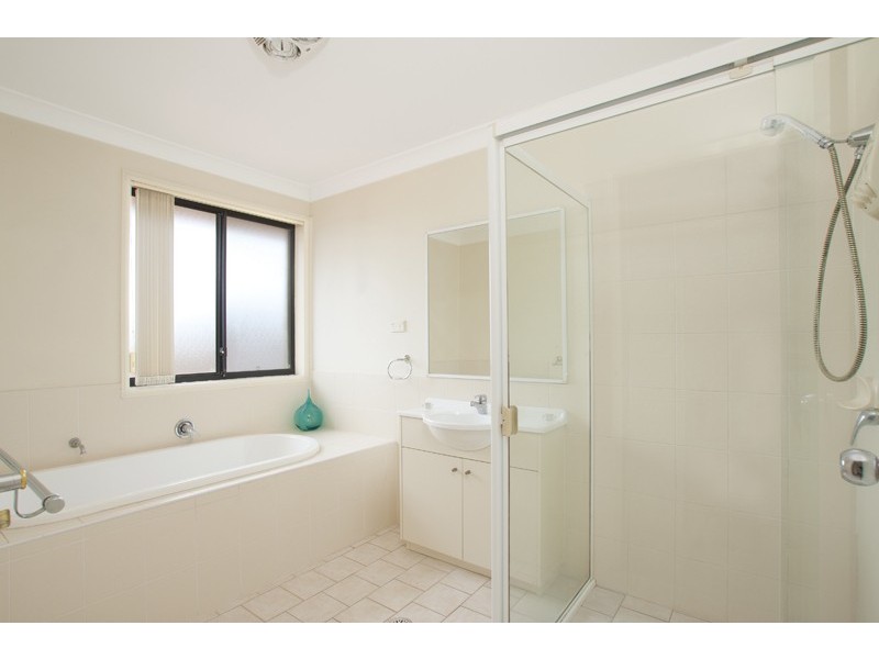 6 Redbank Place, Albion Park NSW 2527