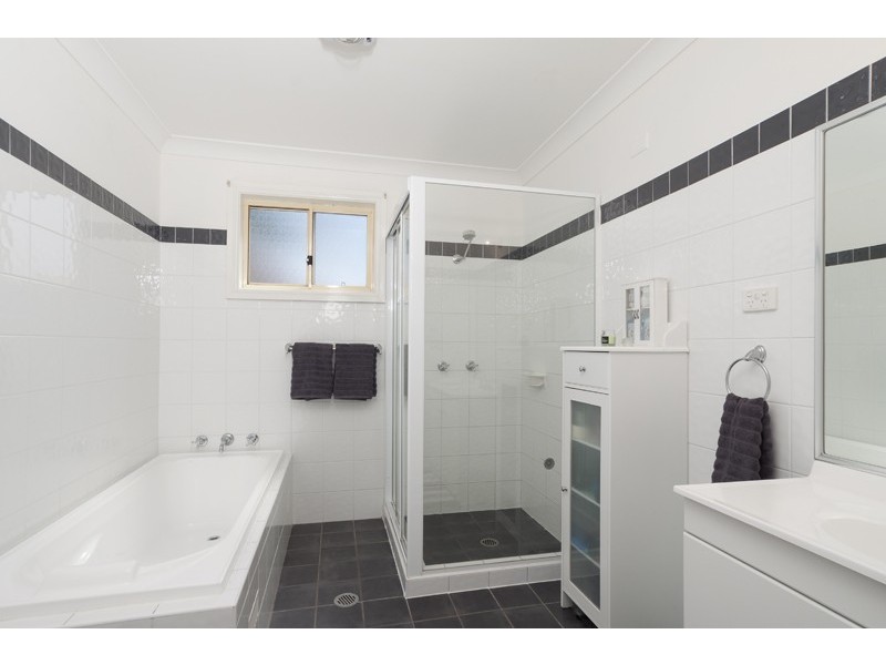 4 Scarborough Circuit, Albion Park NSW 2527