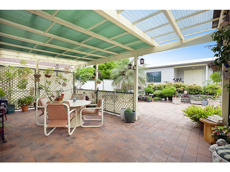 2 Honeysuckle Place, Albion Park Rail NSW 2527