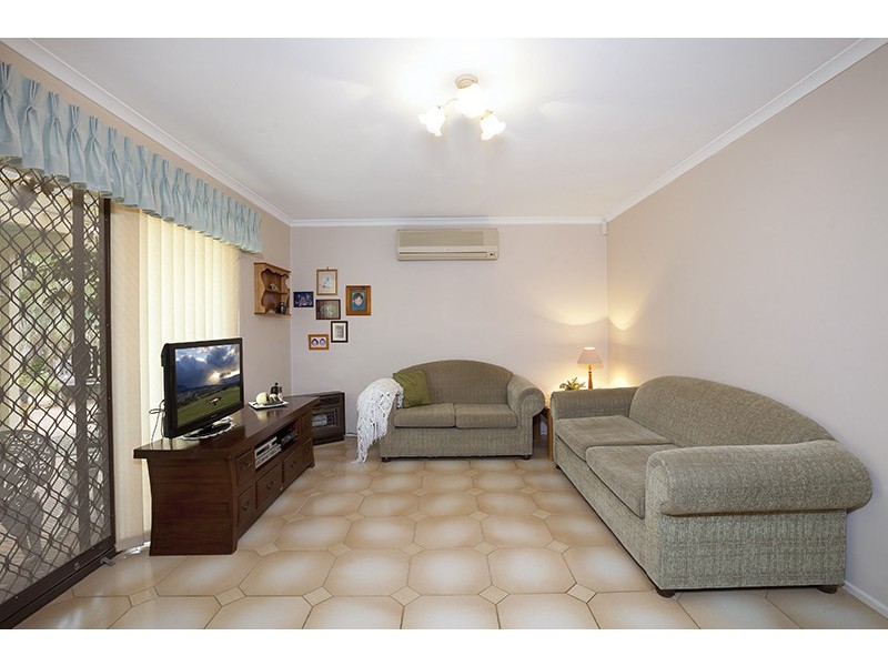 2 Honeysuckle Place, Albion Park Rail NSW 2527