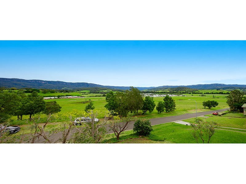 17 Noble Road, Albion Park NSW 2527