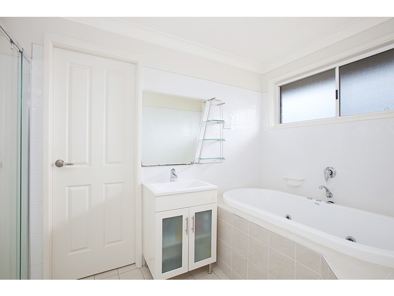 17 Noble Road, Albion Park NSW 2527