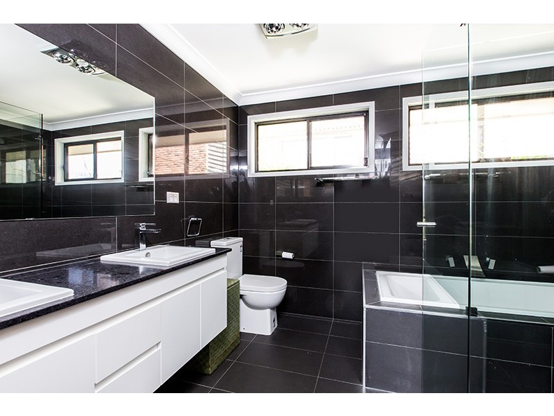 2 Noble Road, Albion Park NSW 2527