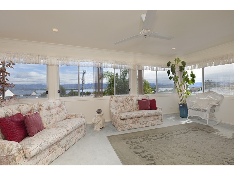 3 Dickson Avenue, Mount Warrigal NSW 2528