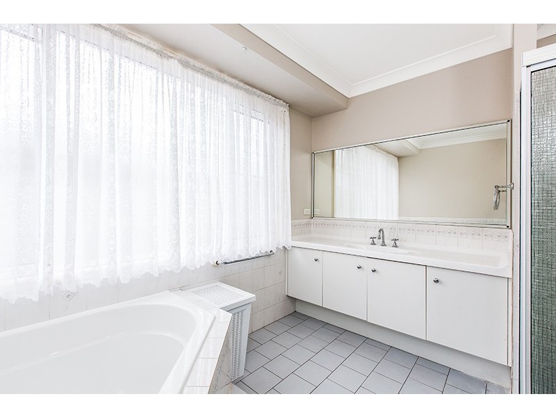 24 Centenary Road, Albion Park NSW 2527