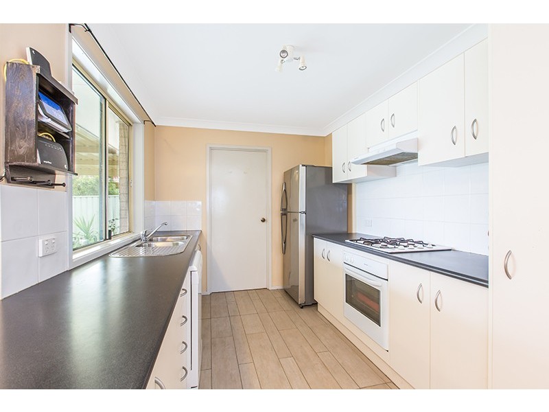 33 Esperance Drive, Albion Park NSW 2527