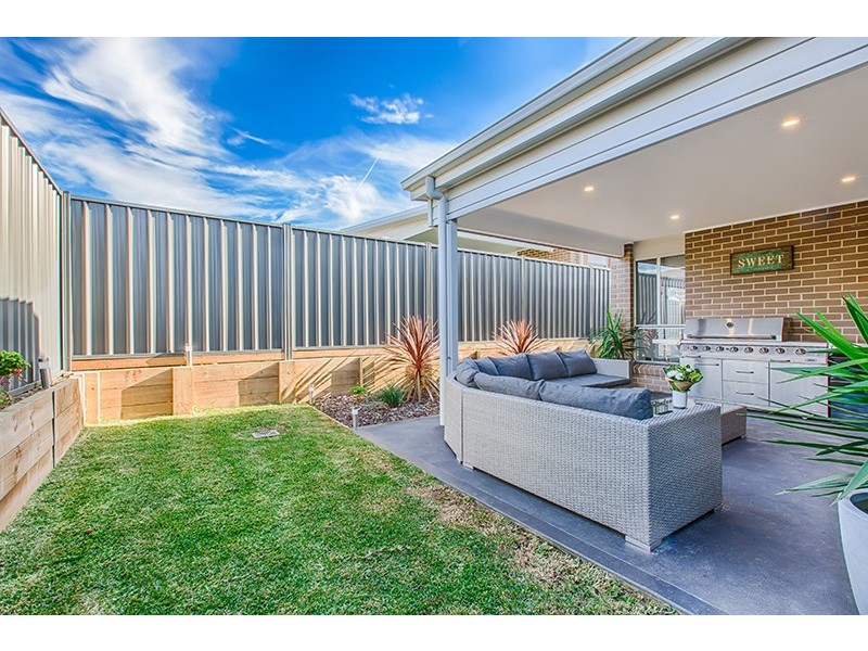 27 Dillon Road, Flinders NSW 2529