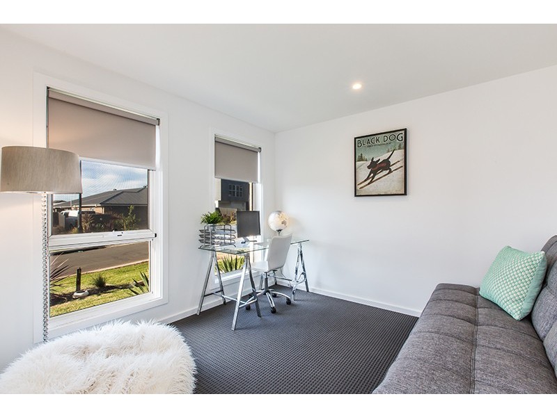 27 Dillon Road, Flinders NSW 2529