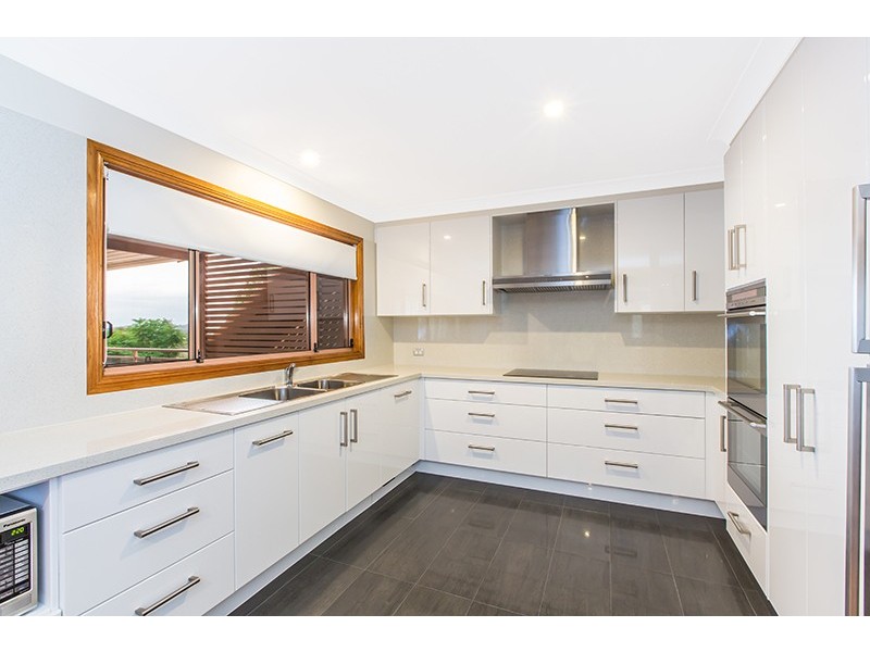 2 Uphill Road, Albion Park NSW 2527