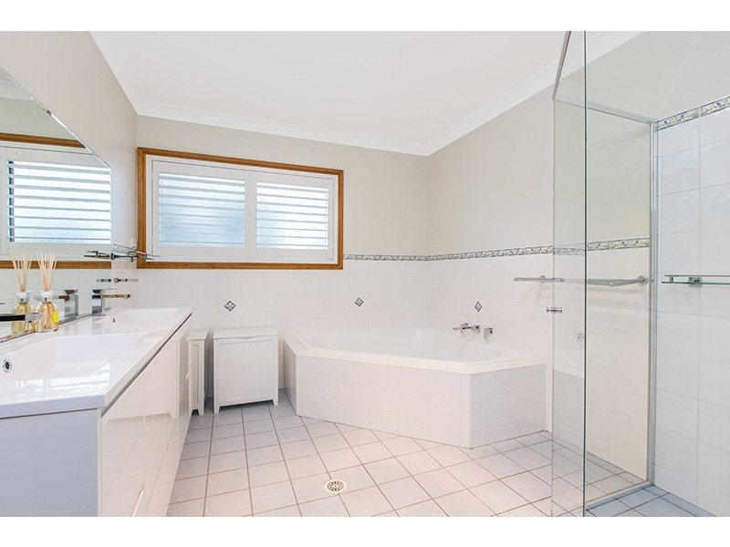 2 Uphill Road, Albion Park NSW 2527