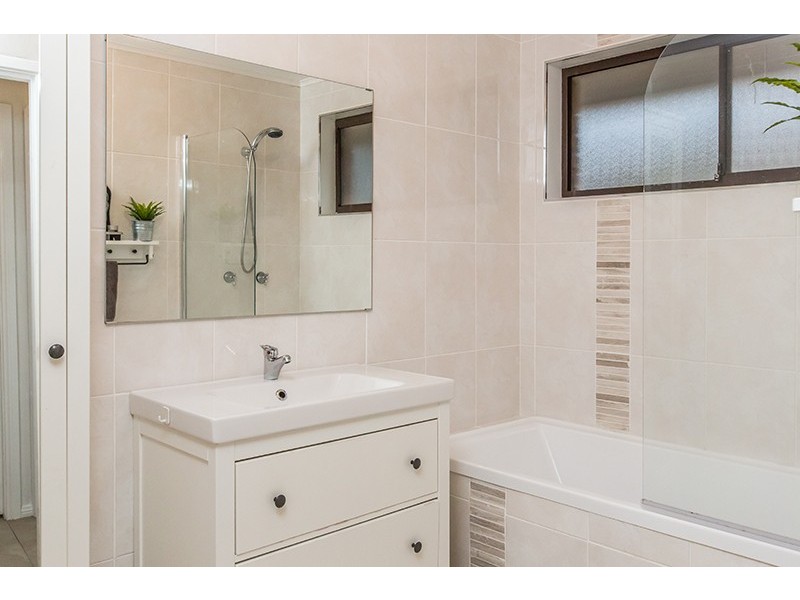 15 Birra Drive, Oak Flats NSW 2529