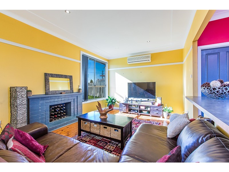 95 Albert Street, Unanderra NSW 2526