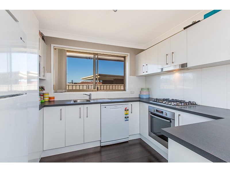 1/121a Tongarra Road, Albion Park NSW 2527