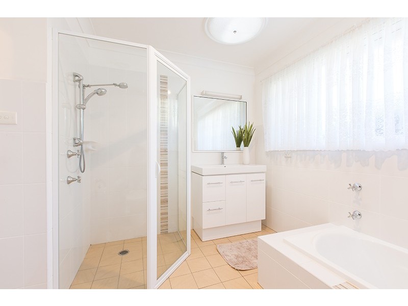 31 Jasmine Drive, Bomaderry NSW 2541