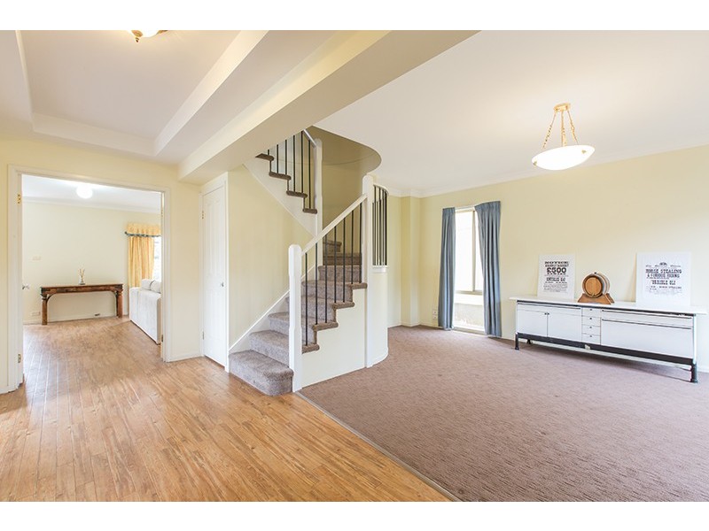 18 Helsal Circuit, Shell Cove NSW 2529