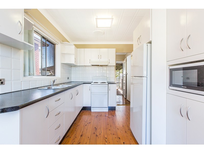 36 Cassia Street, Barrack Heights NSW 2528