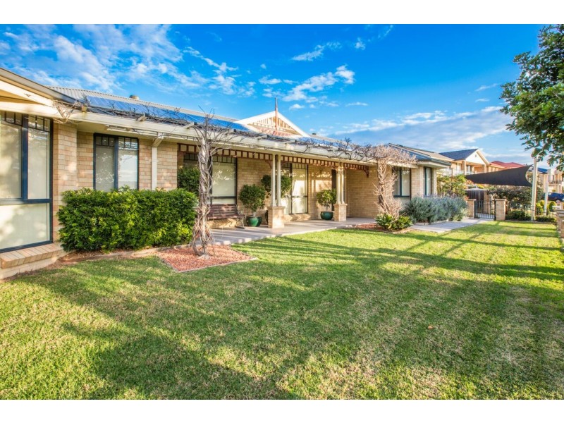 14 Eucumbene Avenue, Flinders NSW 2529