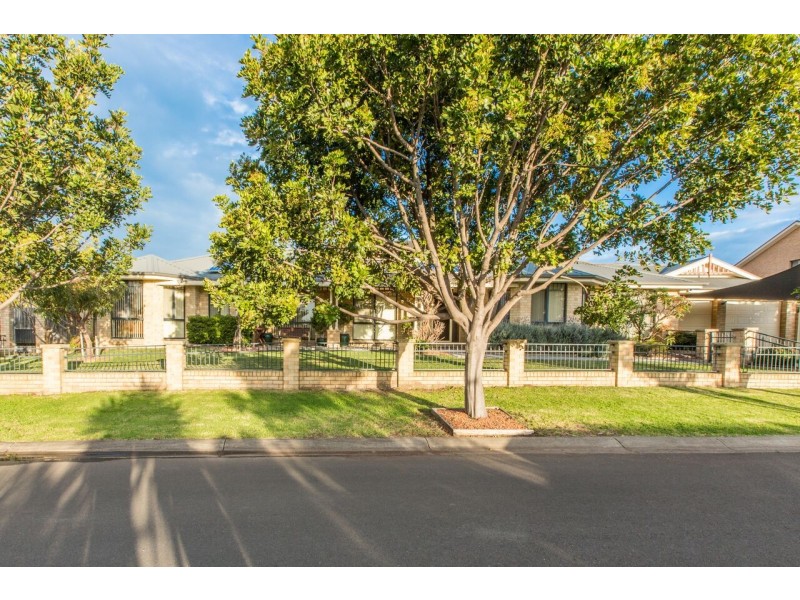 14 Eucumbene Avenue, Flinders NSW 2529