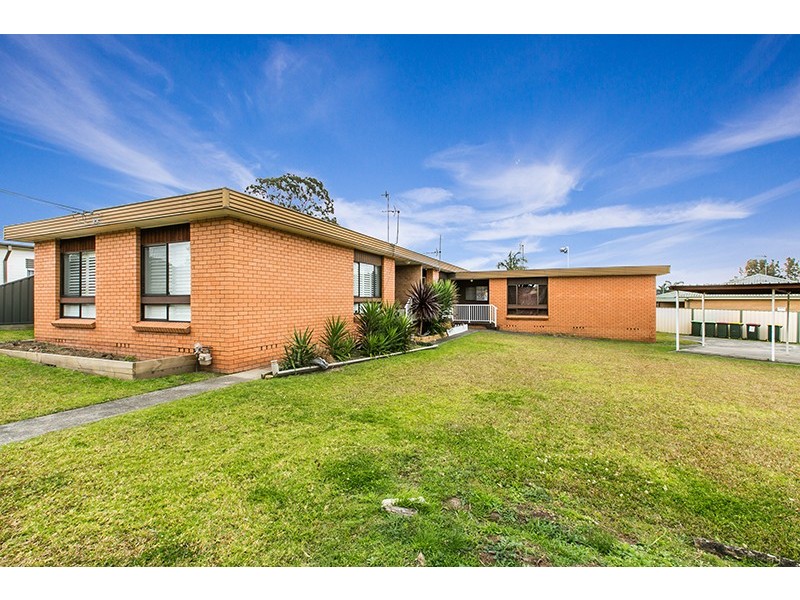 2/2 Barton Street, Oak Flats NSW 2529