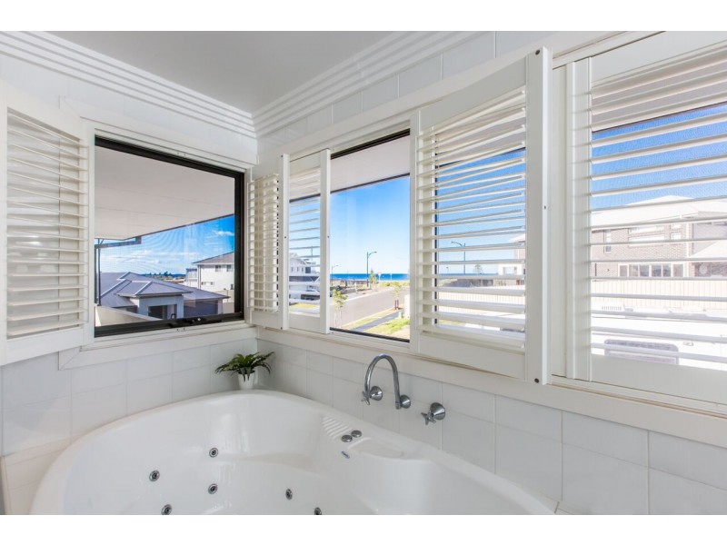42 Shallows Drive, Shell Cove NSW 2529
