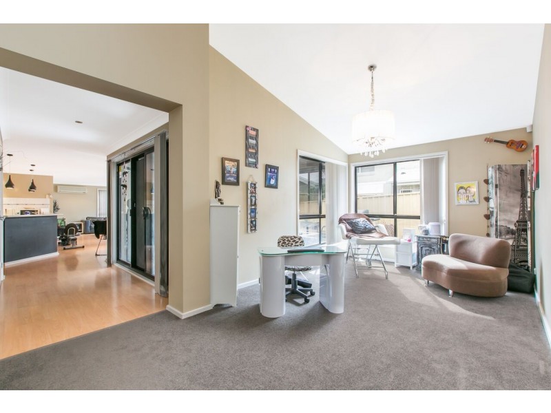 38 Ashburton Drive, Albion Park NSW 2527