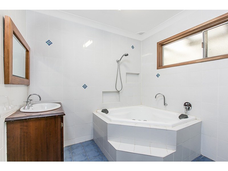 53 Simpson Parade, Albion Park NSW 2527