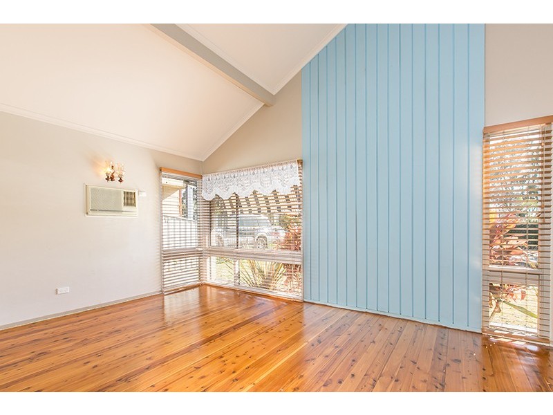 53 Simpson Parade, Albion Park NSW 2527