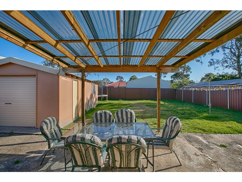 8 Coolibah Avenue, Albion Park Rail NSW 2527