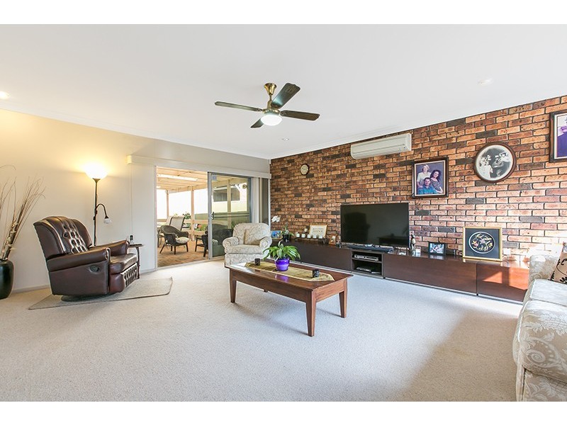 33 Elm Street, Albion Park Rail NSW 2527