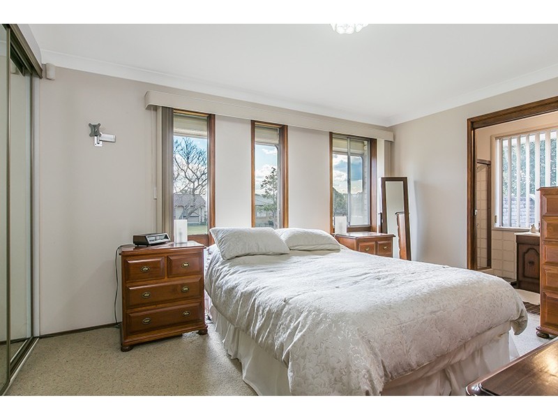 33 Elm Street, Albion Park Rail NSW 2527