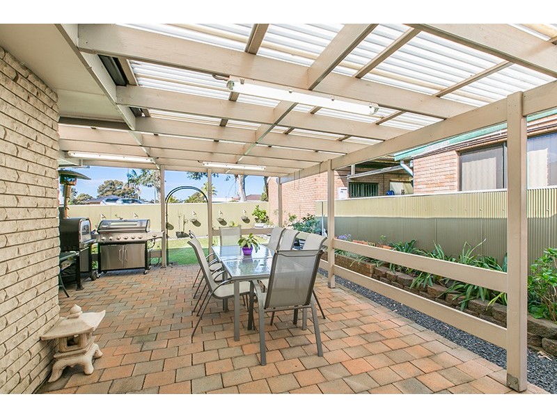 33 Elm Street, Albion Park Rail NSW 2527