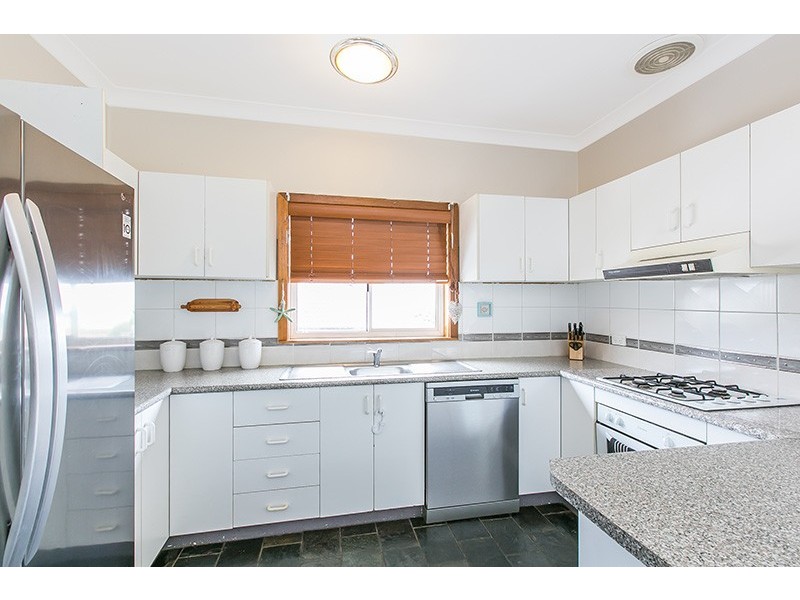 110 Landy Drive, Mount Warrigal NSW 2528