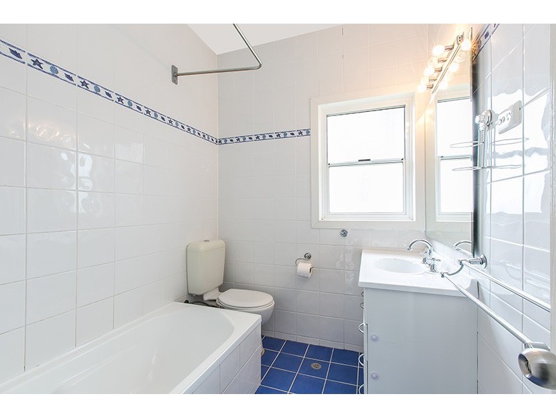110 Landy Drive, Mount Warrigal NSW 2528