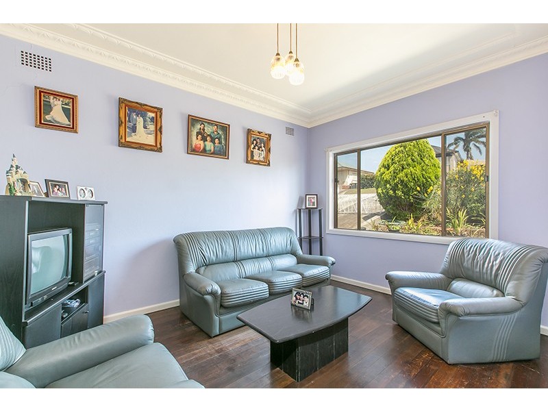 14 Gregory Street, Cringila NSW 2502