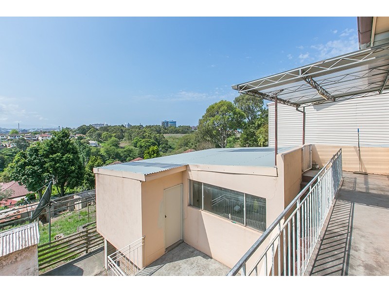 14 Gregory Street, Cringila NSW 2502