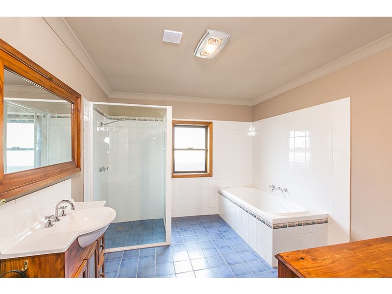 21 Moles Street, Albion Park NSW 2527