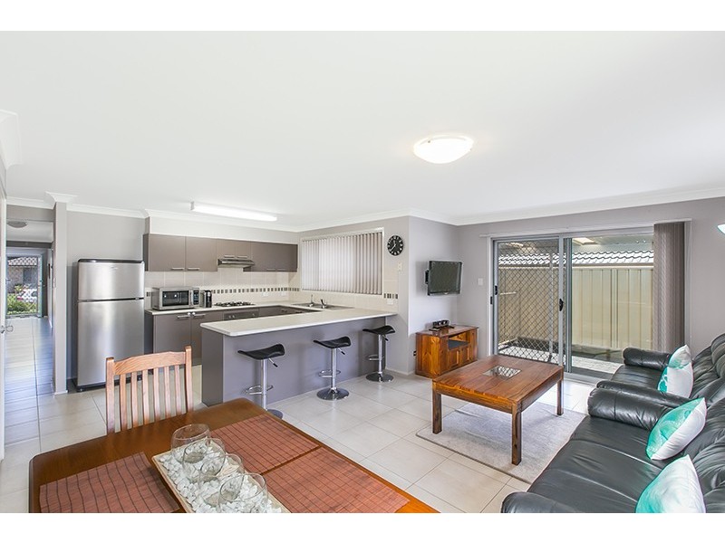 14 Lodden Circuit, Albion Park NSW 2527