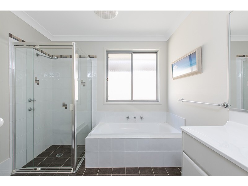 14 Lodden Circuit, Albion Park NSW 2527