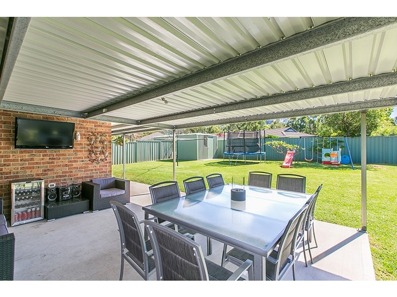 4 Esperance Drive, Albion Park NSW 2527