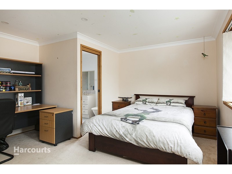 11 Croome Road, Albion Park Rail NSW 2527