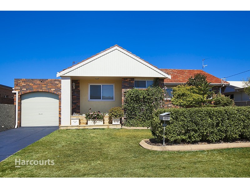 25 Oakland Avenue, Windang NSW 2528