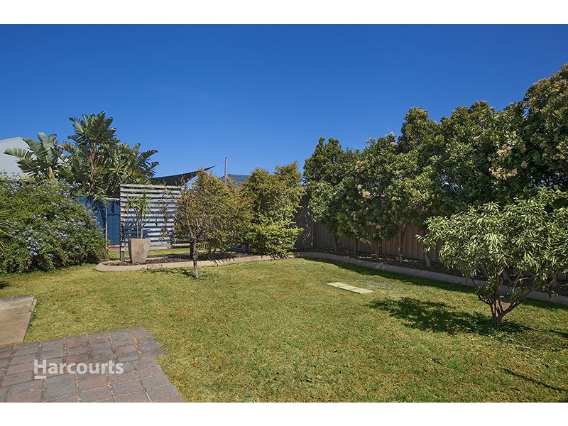 25 Oakland Avenue, Windang NSW 2528