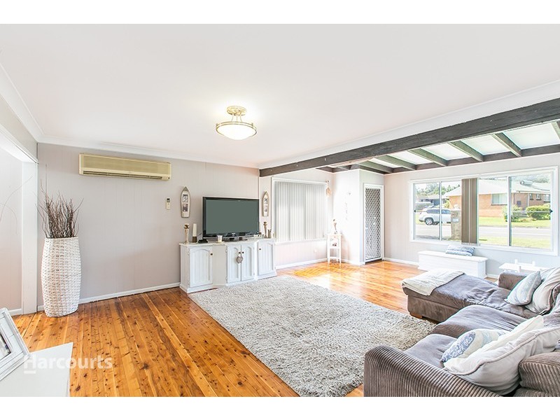 11 Malin Road, Oak Flats NSW 2529