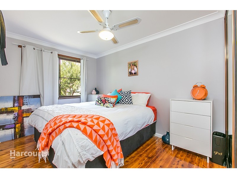 11 Malin Road, Oak Flats NSW 2529